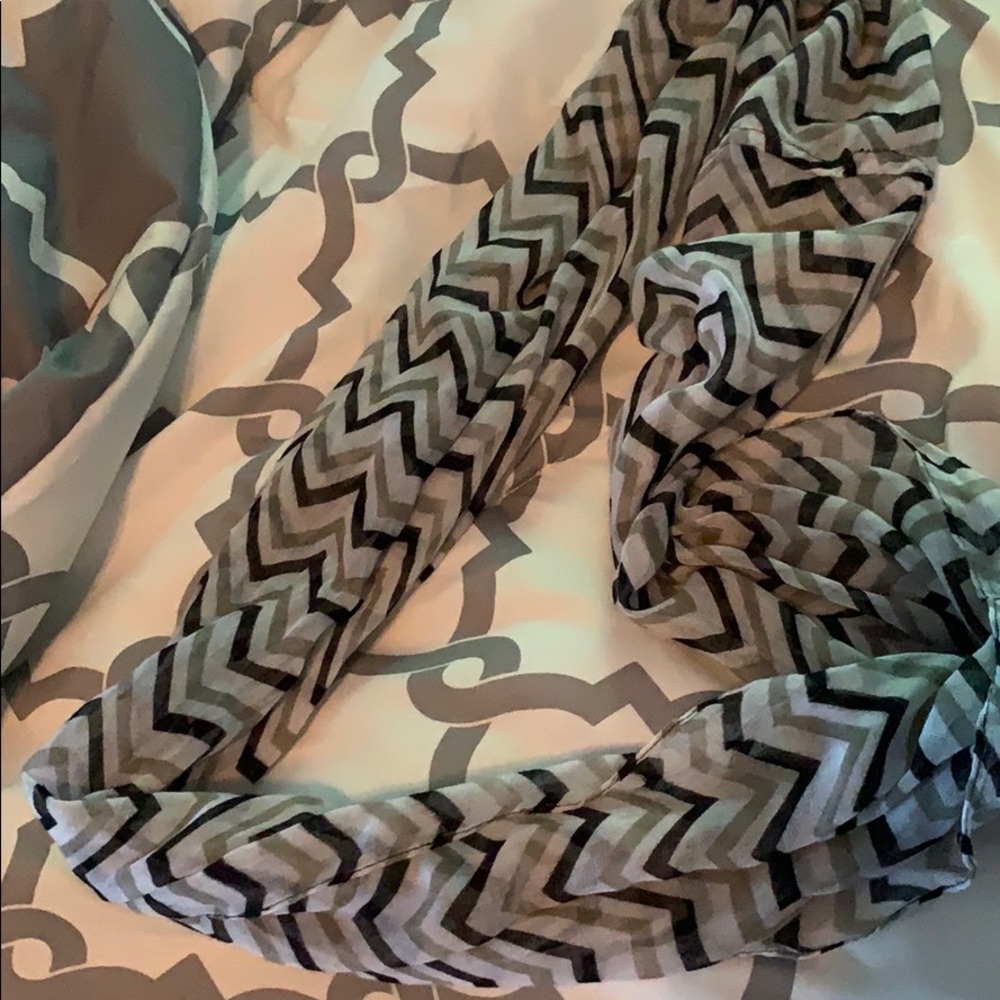 Infinity scarf - Picture 2 of 3